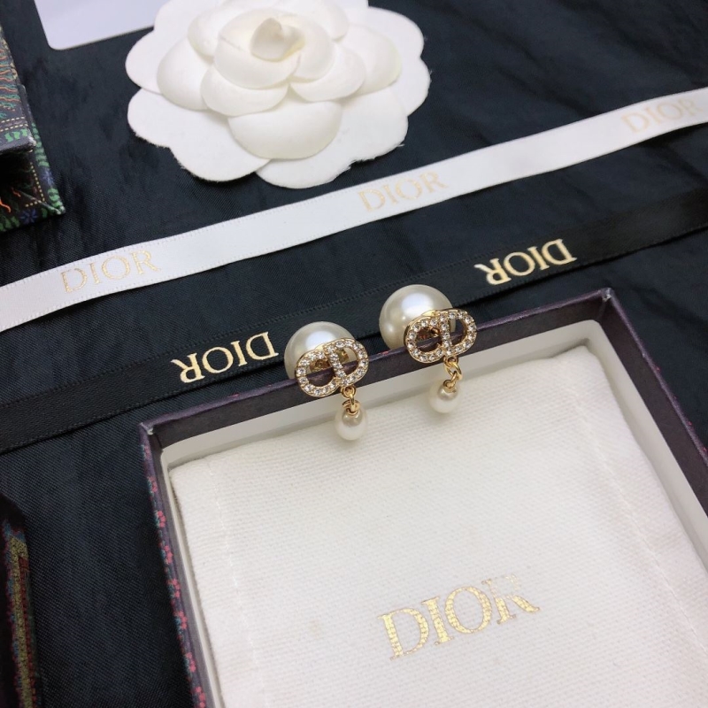 chr1st1an D10r earrings